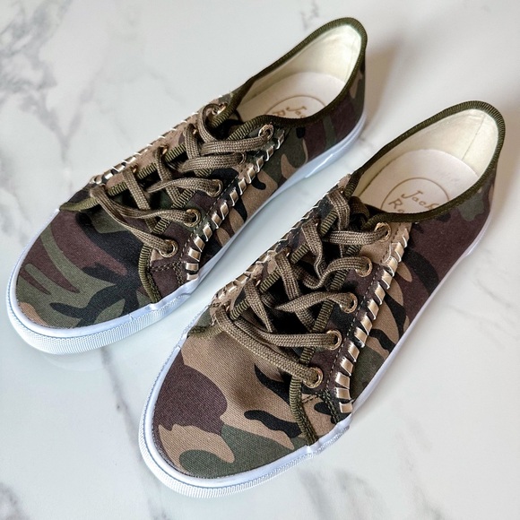 Jack Rogers Shoes - Jack Rogers Carter Camo Sneakers Sz 7